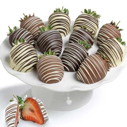 12 pieces of strawberries covered with chocolate