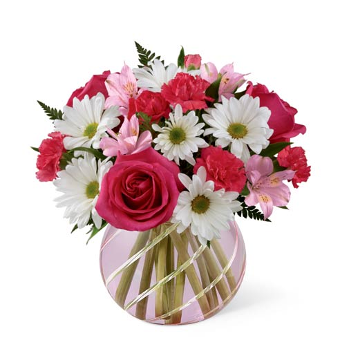 Pink flower bouquet with roses, daisies and cheap flowers for flower delivery