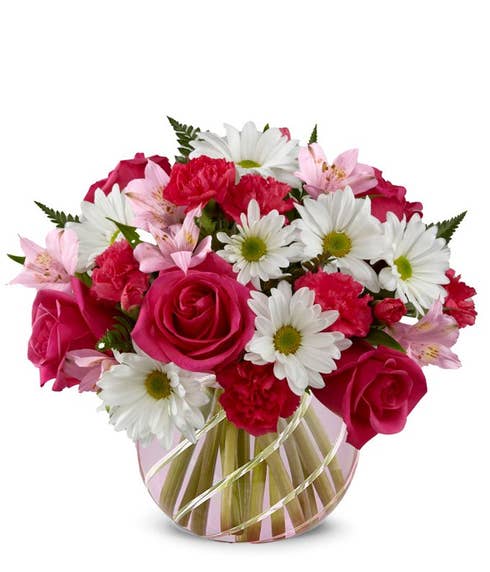 Pink flower bouquet with roses, daisies and cheap flowers for flower delivery