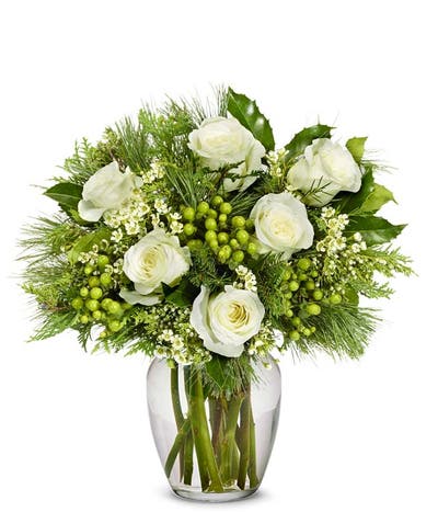 Snow White Christmas Rose Bouquet - Deluxe