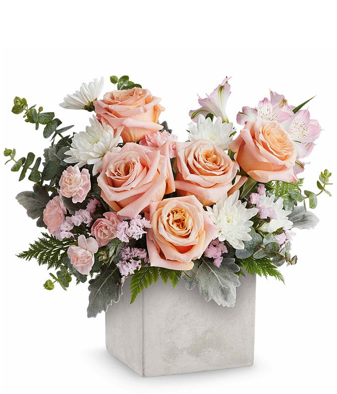 Fleur-de-Love Bouquet at Send Flowers